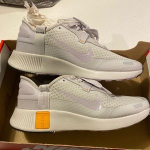 New (never worn) in perfect condition. Forgot that I own them.